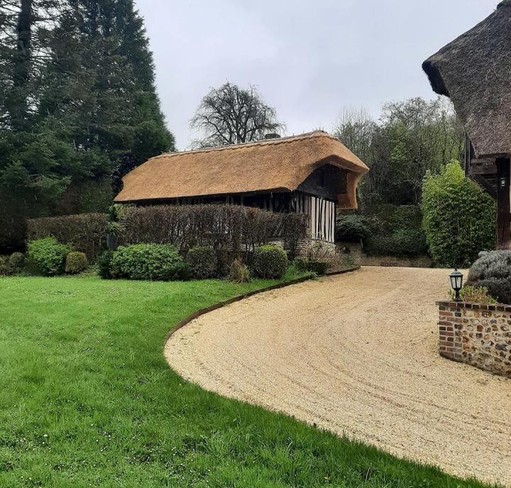 Entretien de toiture en chaume Normandie